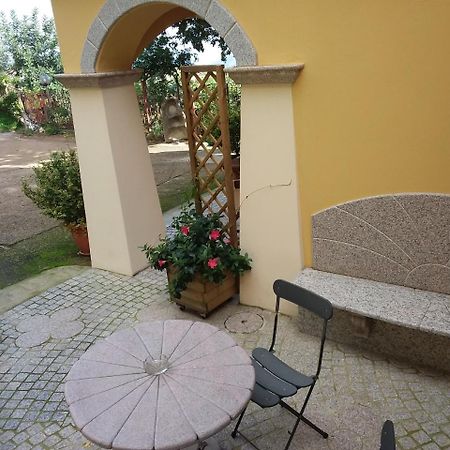 Le Roverelle Ilbono Extérieur photo